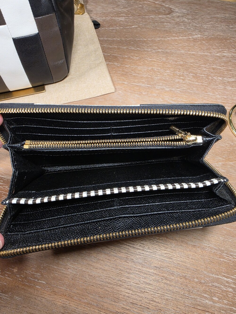 henri bendel Patchwork 712 5th Ave. Collectors Bag w/ Wallet (Retail $826) - Picture 15 of 16